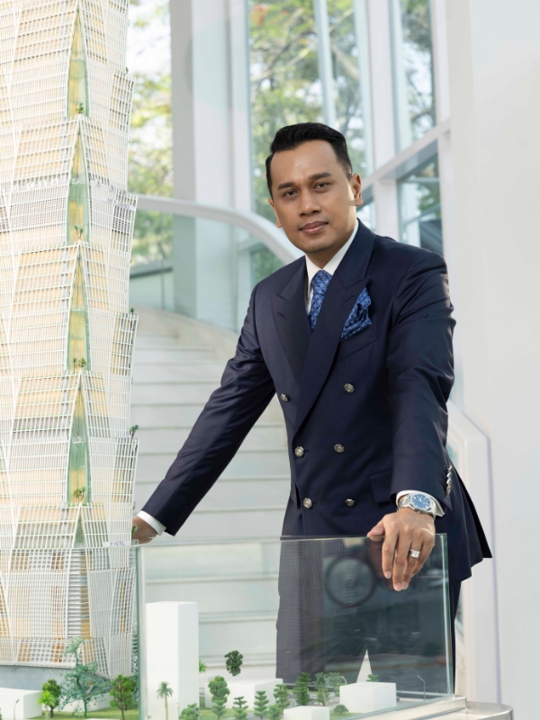 Mr. REASEY NHIM